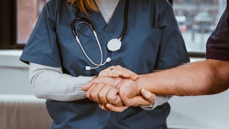 Symptômes et traitement de l’arthrose chez les seniors