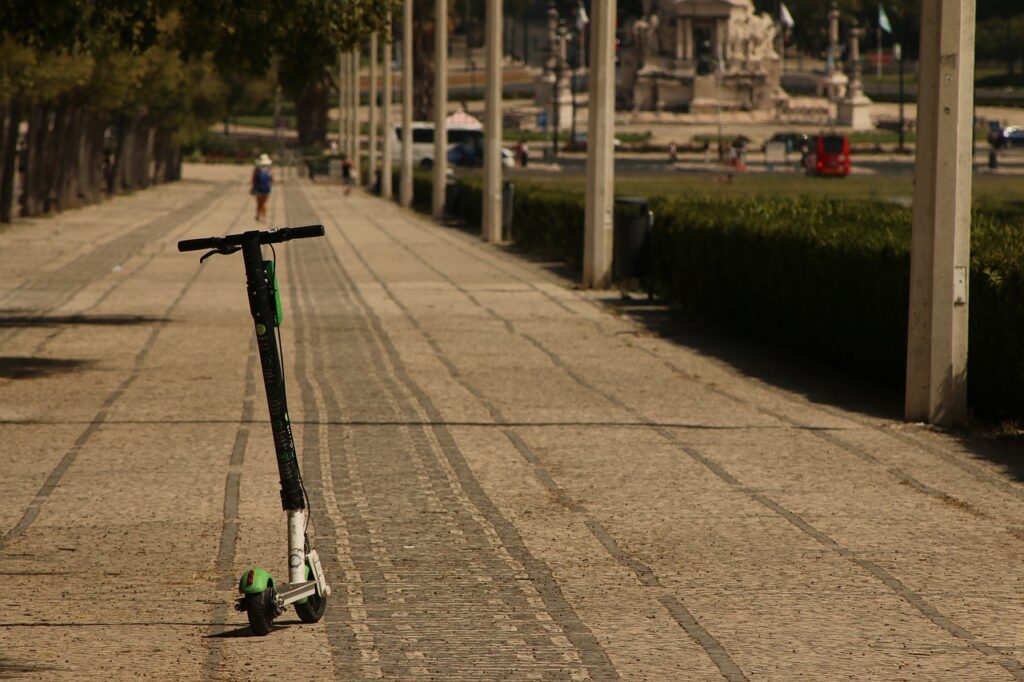 une trottinette électrique