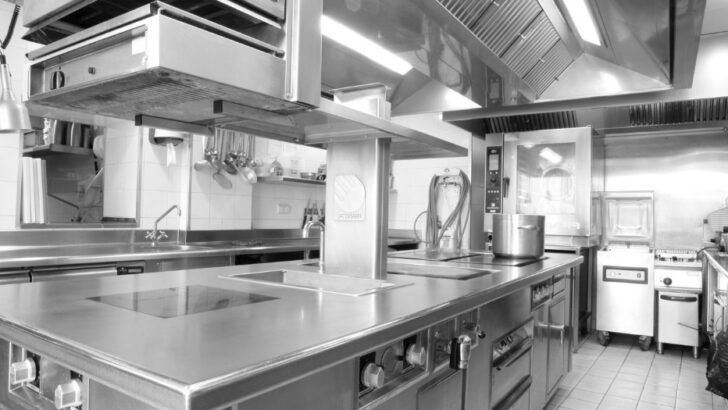 Ouvrir son restaurant : comment équiper la cuisine avec du matériel professionnel de qualité ?