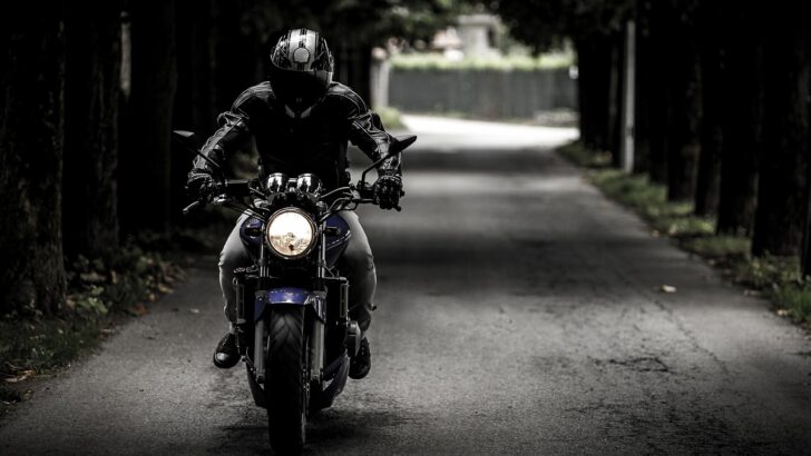 Quelle assurance moto est adaptée pour les jeunes conducteurs?