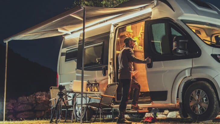 Sécurité en camping-car : 5 conseils infaillibles pour fermer la porte aux cambrioleurs !