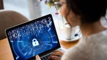 Vie privée en ligne : les astuces d’un expert en cybersécurité pour éviter d’être espionné
