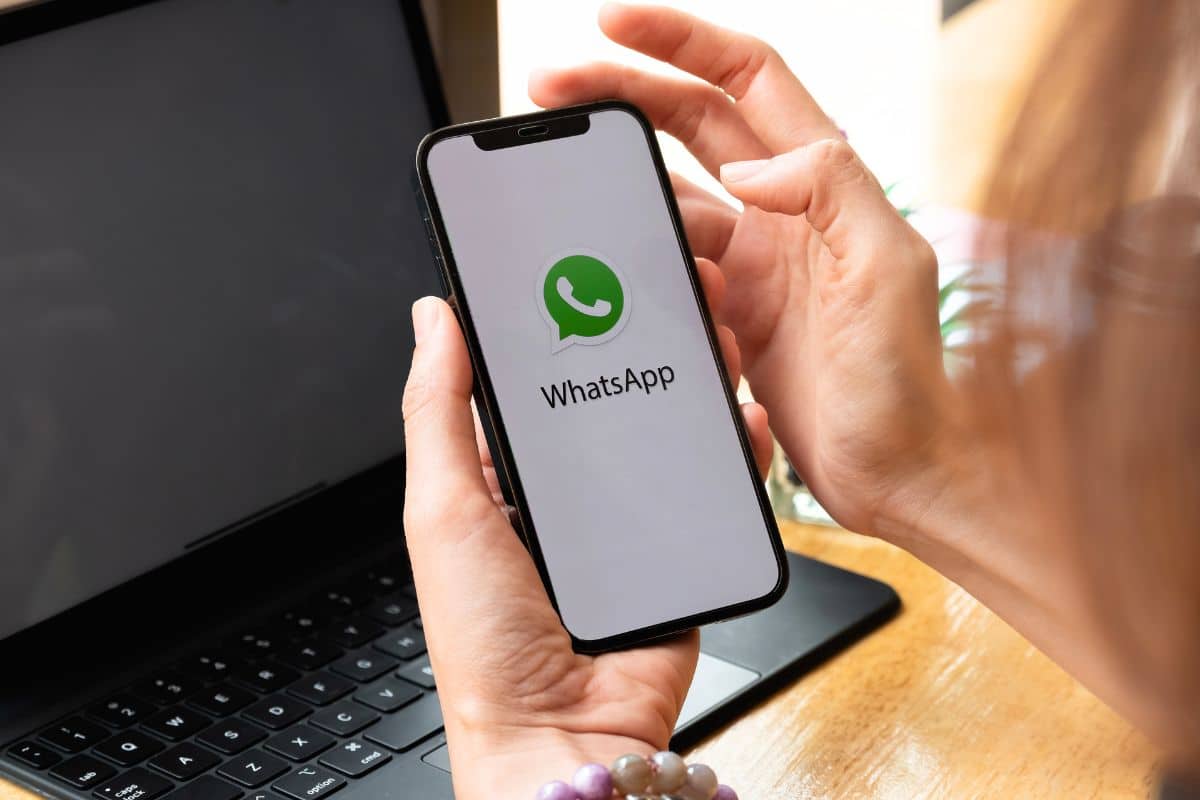 WhatsApp active le cercle bleu